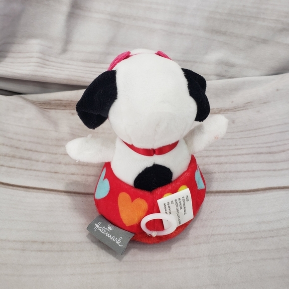 Hallmark Peanuts Snoopy Valentine Zip Along Plush Toy Puppy Love 5 Inch 2023 - Picture 6 of 9